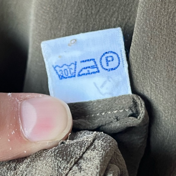 Women's 100% Silk Hand Embroidered Quilted Olive Green Button Down Blouse size L - Picture 6 of 14